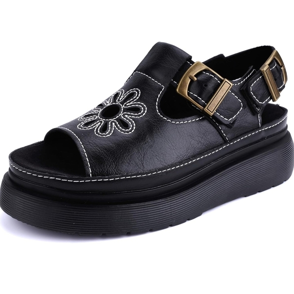 Elegant Black Floral Sandals with Buckle - Picture 3 of 6